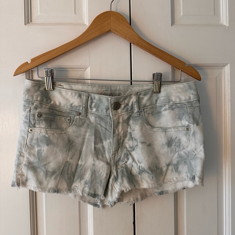 American Eagle Tie-dye white & Gray Jean Shorts - Size 6